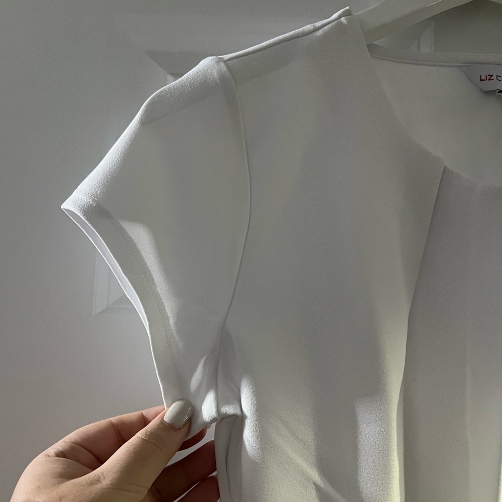 NWT! Women’s S Liz Claiborne White Pleated Fitted Blouse - Picture 2 of 6
